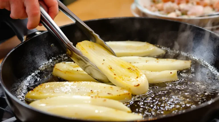 Poireaux : le geste tout bête d’un chef 3 étoiles pour les rendre ultra savoureux en 3 minutes chrono